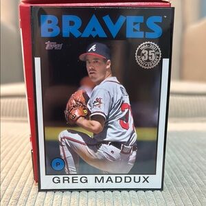 Topps Braves Greg Maddux Baseball Card
